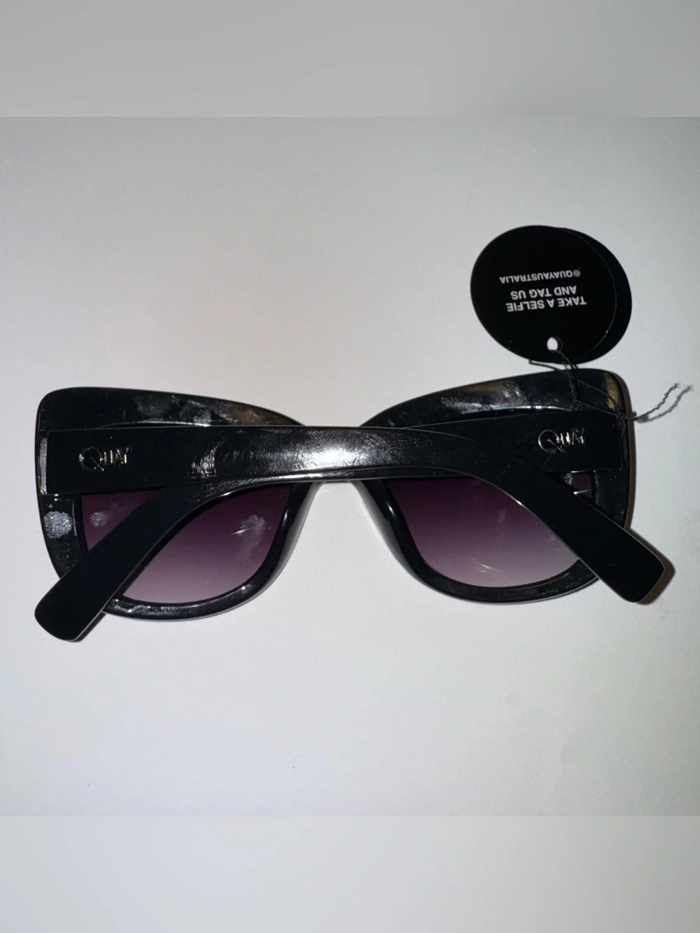 QUAY Australia Breath Of Life Sunglasses - Black Frames Gradient Purple Lens NWT